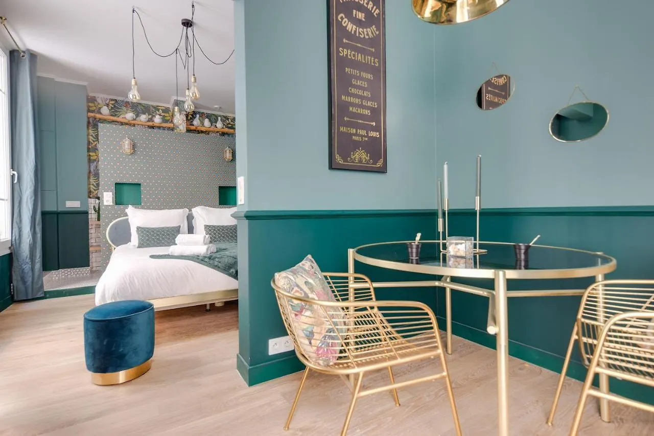 The Charming Trocadero Eiffel Tower Bed & Breakfast *